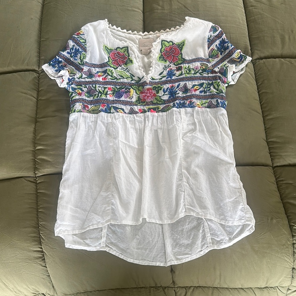 Anthropologie White Floral Embroidered Top